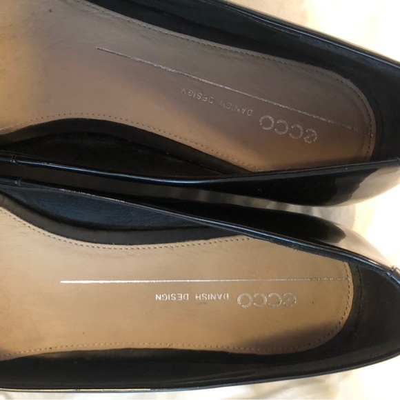 Ballet flats, ECCO brand, black patent leather, size 40, size 9 - Picture 3 of 7